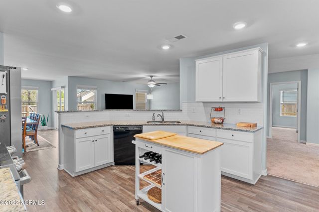 680 Aurora Place, Hampstead, NC 28443