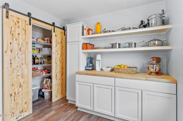 680 Aurora Place, Hampstead, NC 28443
