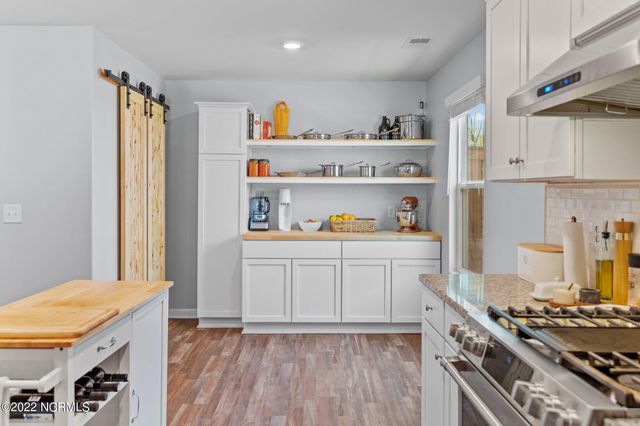 680 Aurora Place, Hampstead, NC 28443