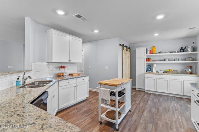 680 Aurora Place, Hampstead, NC 28443