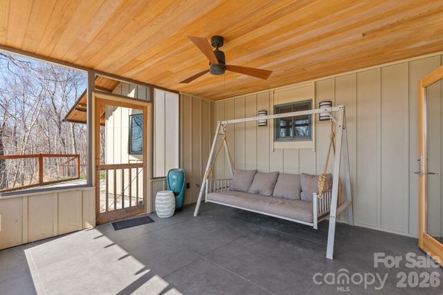 588 Long Branch Road, Swannanoa, NC 28778