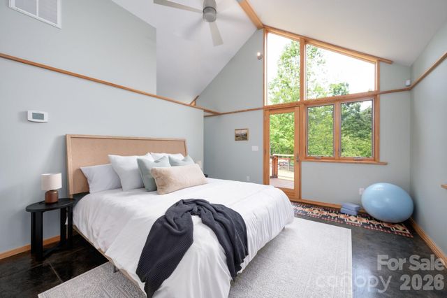 588 Long Branch Road, Swannanoa, NC 28778