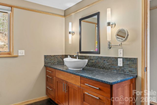 588 Long Branch Road, Swannanoa, NC 28778