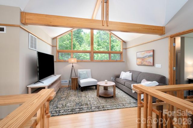 588 Long Branch Road, Swannanoa, NC 28778