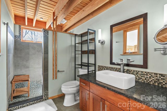 588 Long Branch Road, Swannanoa, NC 28778