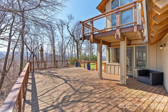 588 Long Branch Road, Swannanoa, NC 28778