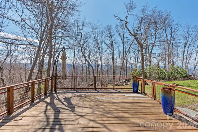 588 Long Branch Road, Swannanoa, NC 28778