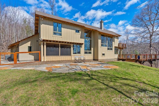 588 Long Branch Road, Swannanoa, NC 28778