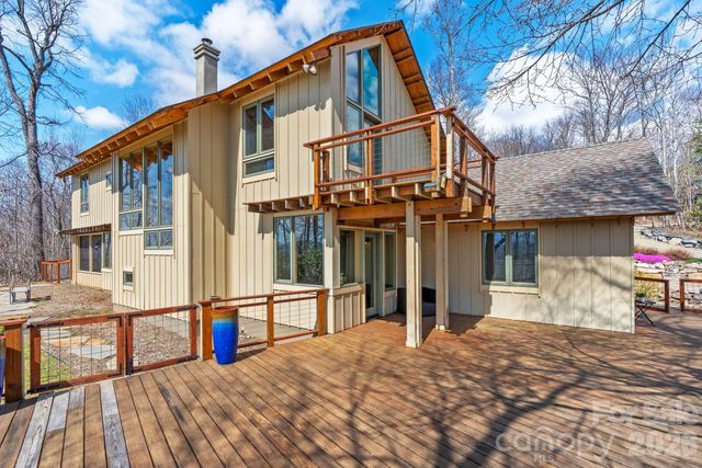 588 Long Branch Road, Swannanoa, NC 28778