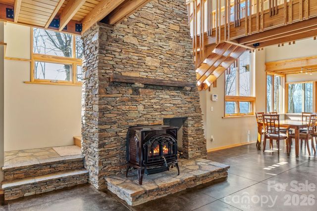 588 Long Branch Road, Swannanoa, NC 28778