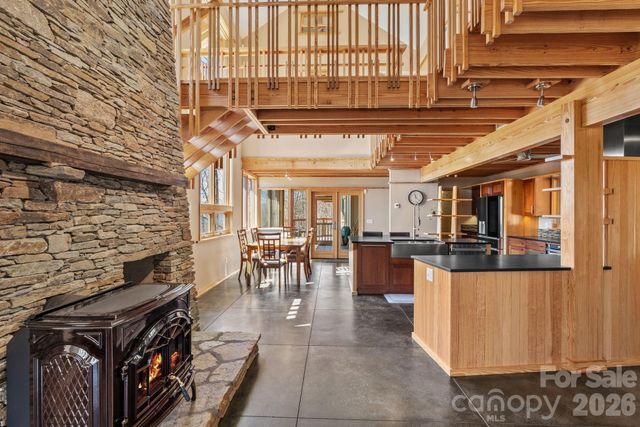 588 Long Branch Road, Swannanoa, NC 28778