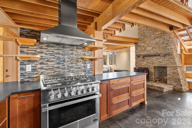 588 Long Branch Road, Swannanoa, NC 28778