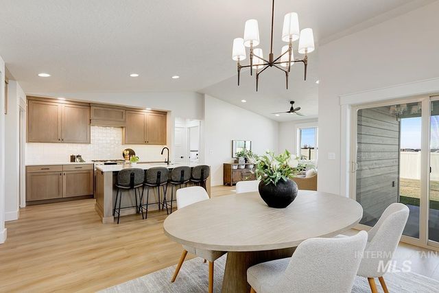 3703 E Cedarhurst Lane, Meridian, ID 83642