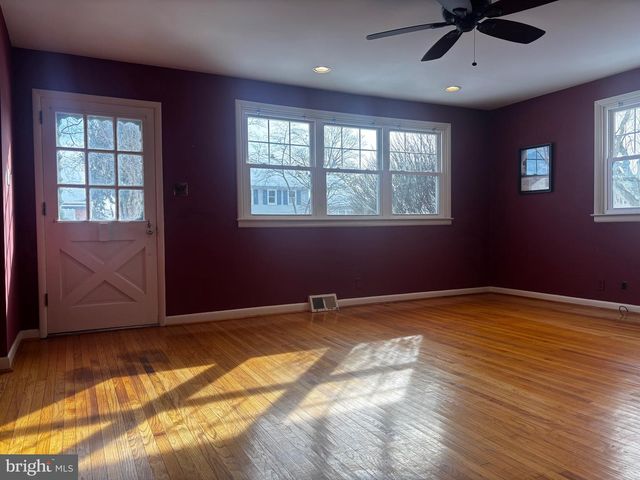 534 BARBARA DR, Norristown, PA 19403