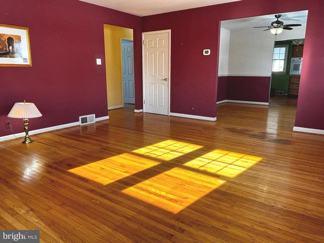 534 BARBARA DR, Norristown, PA 19403