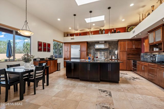 1887 E Buck Ridge Place, Oro Valley, AZ 85737