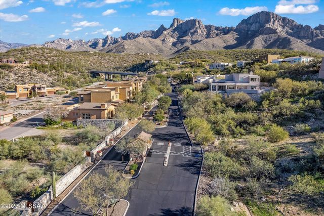 1887 E Buck Ridge Place, Oro Valley, AZ 85737