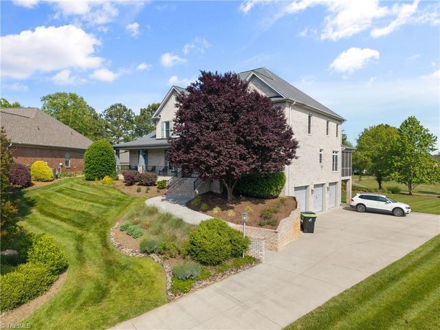 4973 Autumnwood Court, Clemmons, NC 27012