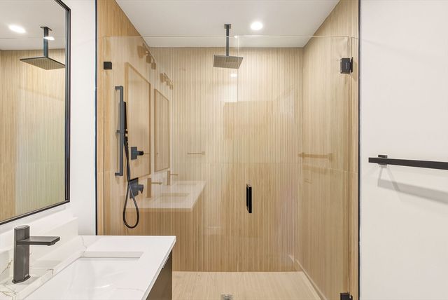 22 High Street 13, Boston, MA 02122