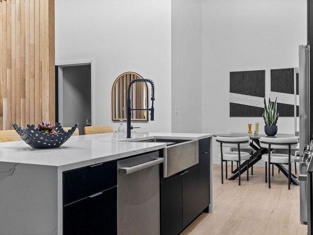 22 High Street 13, Boston, MA 02122