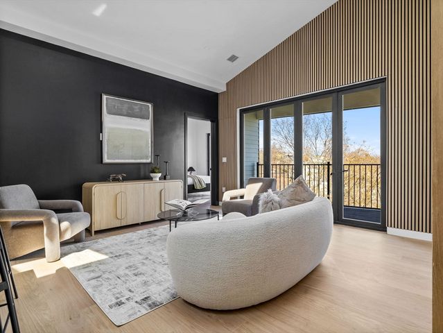 22 High Street 13, Boston, MA 02122