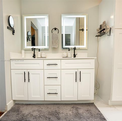 13560 SW 108th St Cir N, Miami, FL 33186