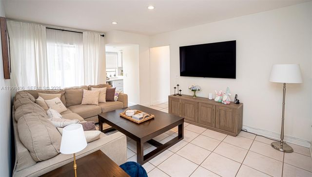 13560 SW 108th St Cir N, Miami, FL 33186