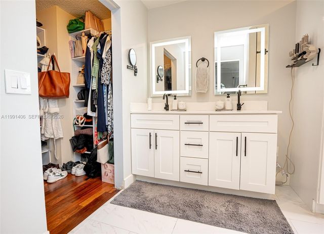 13560 SW 108th St Cir N, Miami, FL 33186