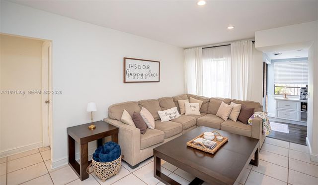 13560 SW 108th St Cir N, Miami, FL 33186