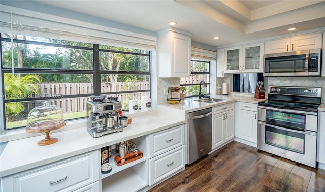 13560 SW 108th St Cir N, Miami, FL 33186