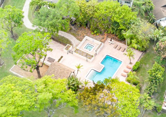 13560 SW 108th St Cir N, Miami, FL 33186