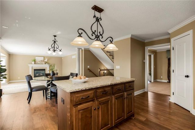 10312 N Tullis Drive, Kansas City, MO 64157