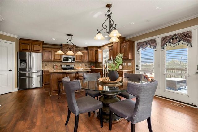 10312 N Tullis Drive, Kansas City, MO 64157