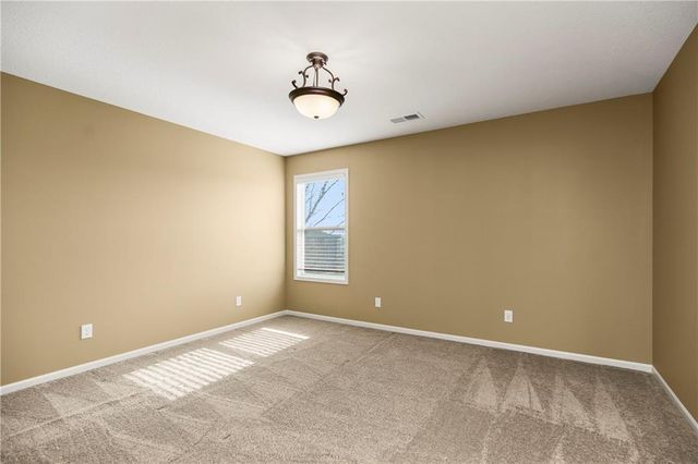 10312 N Tullis Drive, Kansas City, MO 64157