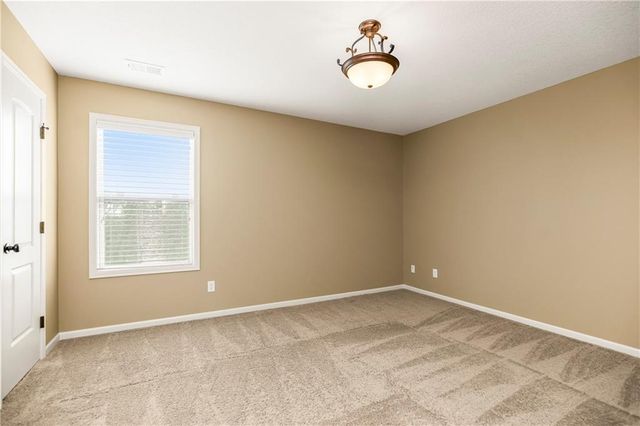 10312 N Tullis Drive, Kansas City, MO 64157