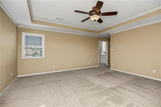 10312 N Tullis Drive, Kansas City, MO 64157