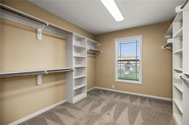 10312 N Tullis Drive, Kansas City, MO 64157