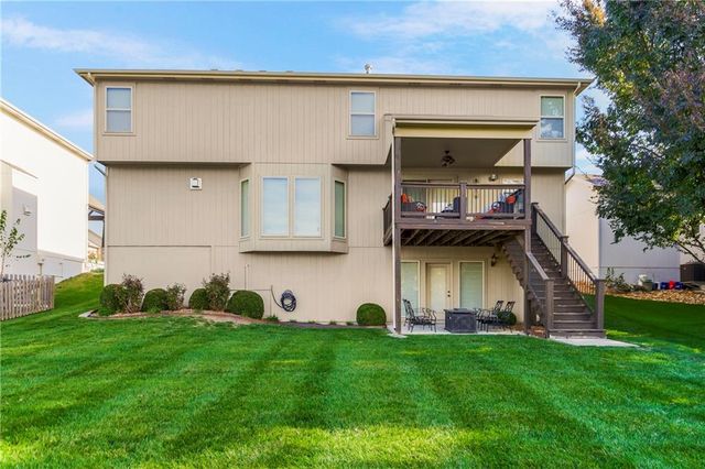 10312 N Tullis Drive, Kansas City, MO 64157