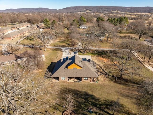 10859 Danny Bryan Road, Prairie Grove, AR 72753