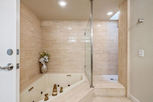 230 Kavenish Drive, Rancho Mirage, CA 92270