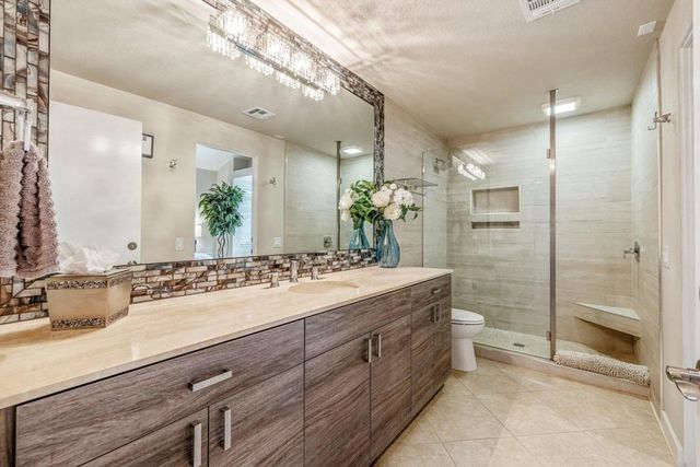 230 Kavenish Drive, Rancho Mirage, CA 92270