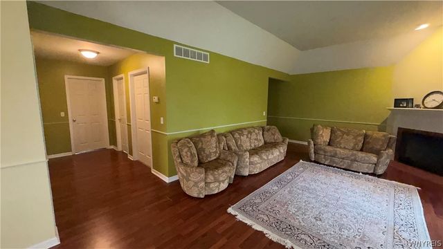 22 Bristol Drive B, Amherst, NY 14228