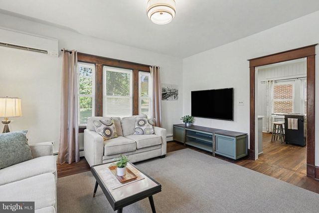 163 E DERRY RD, Hershey, PA 17033
