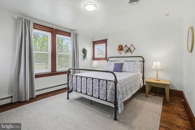 163 E DERRY RD, Hershey, PA 17033