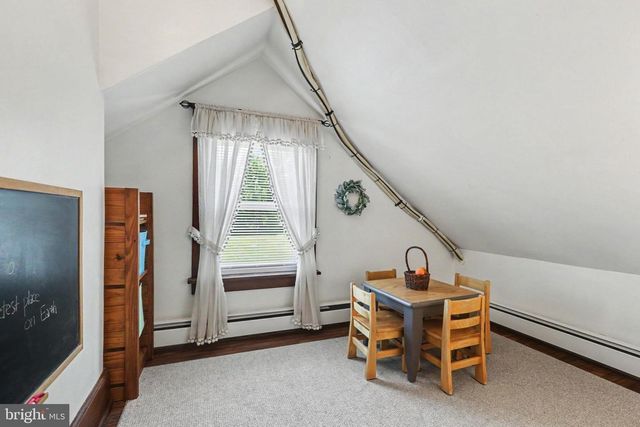 163 E DERRY RD, Hershey, PA 17033