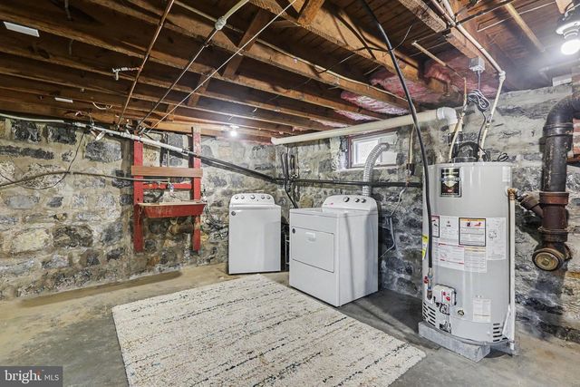 163 E DERRY RD, Hershey, PA 17033