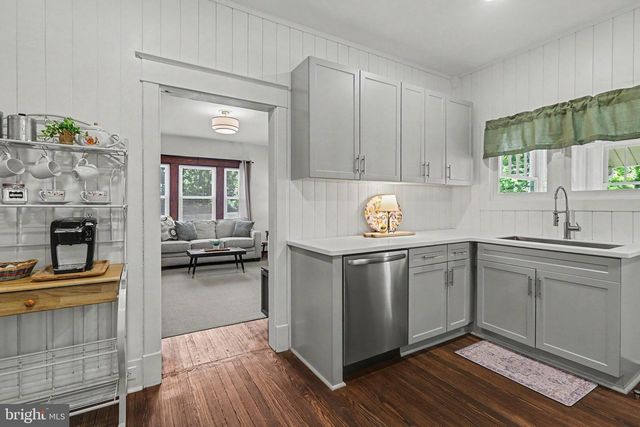 163 E DERRY RD, Hershey, PA 17033