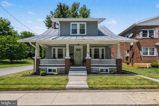 163 E DERRY RD, Hershey, PA 17033