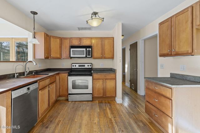 2 Norland Court, Wilton, NY 12866