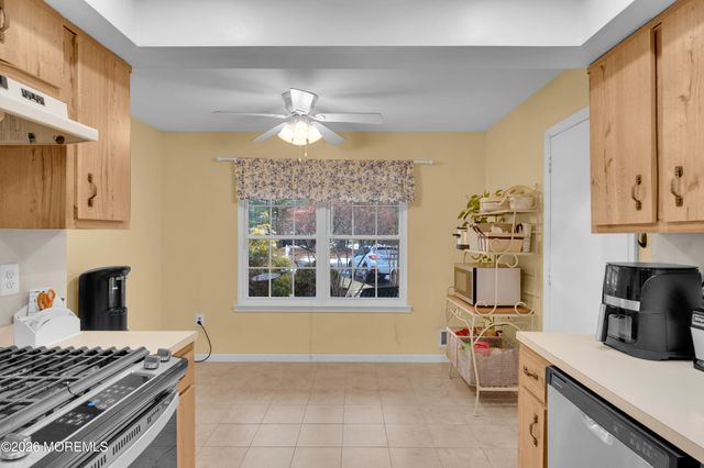 7 Deck Court, Howell, NJ 07731